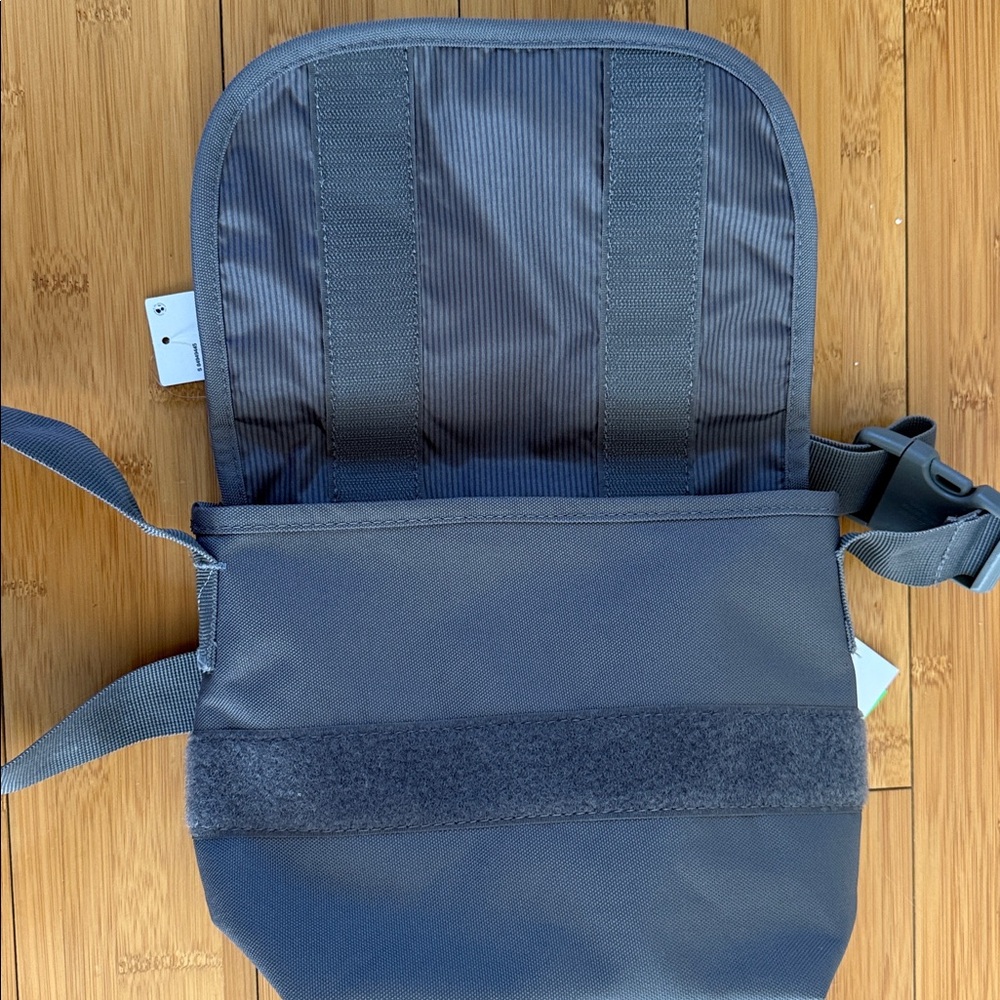 Herschel Grade Mini Crossbody NWT - Picture 6 of 9
